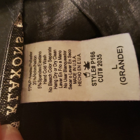 Black Hi-Lo Skirt - Picture 4 of 5